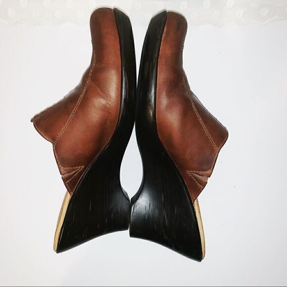 Clark’s brown leather wedge clogs size 7 - Picture 6 of 8